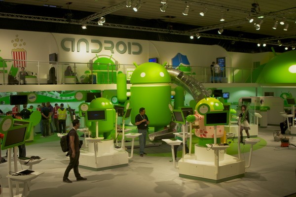 androidstand.jpg